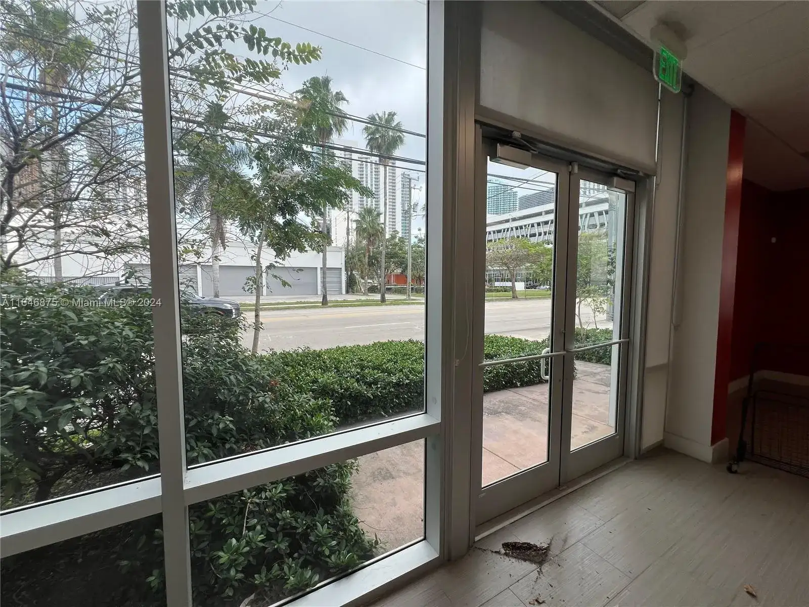 NE 2nd Ave, Other City - In The State Of Florida FL 33137 photo 4