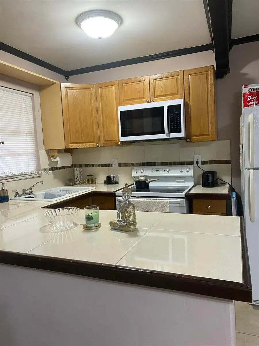 4050 NW 135th St # 1, Opa-Locka FL 33054