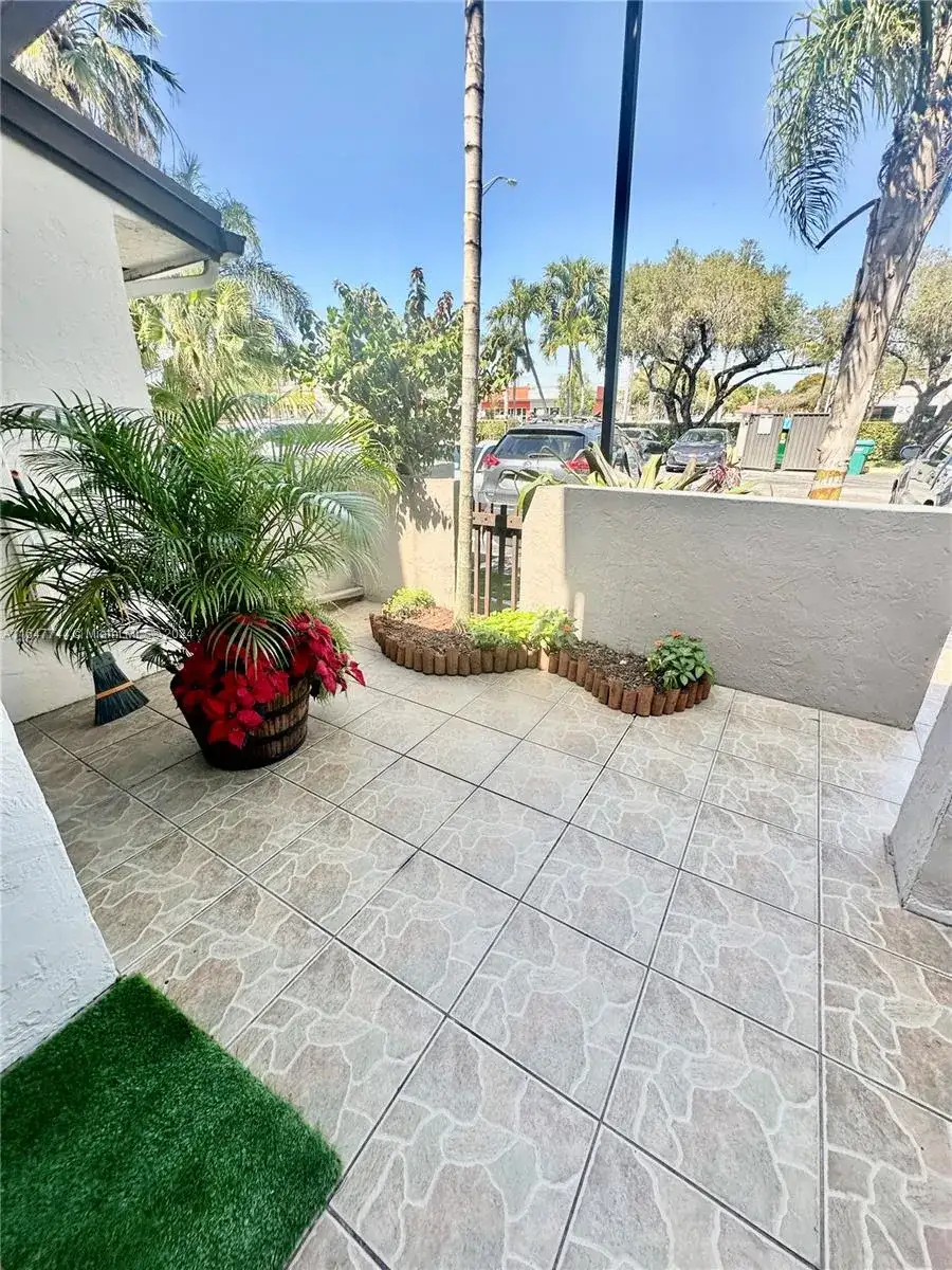 10014 NW 41st St # 32, Doral FL 33178 photo 2