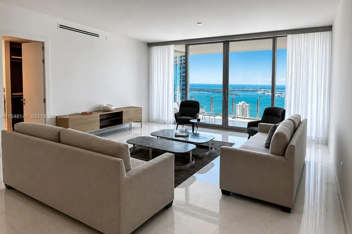 300 Biscayne Blvd Way # 4604, Miami FL 33131
