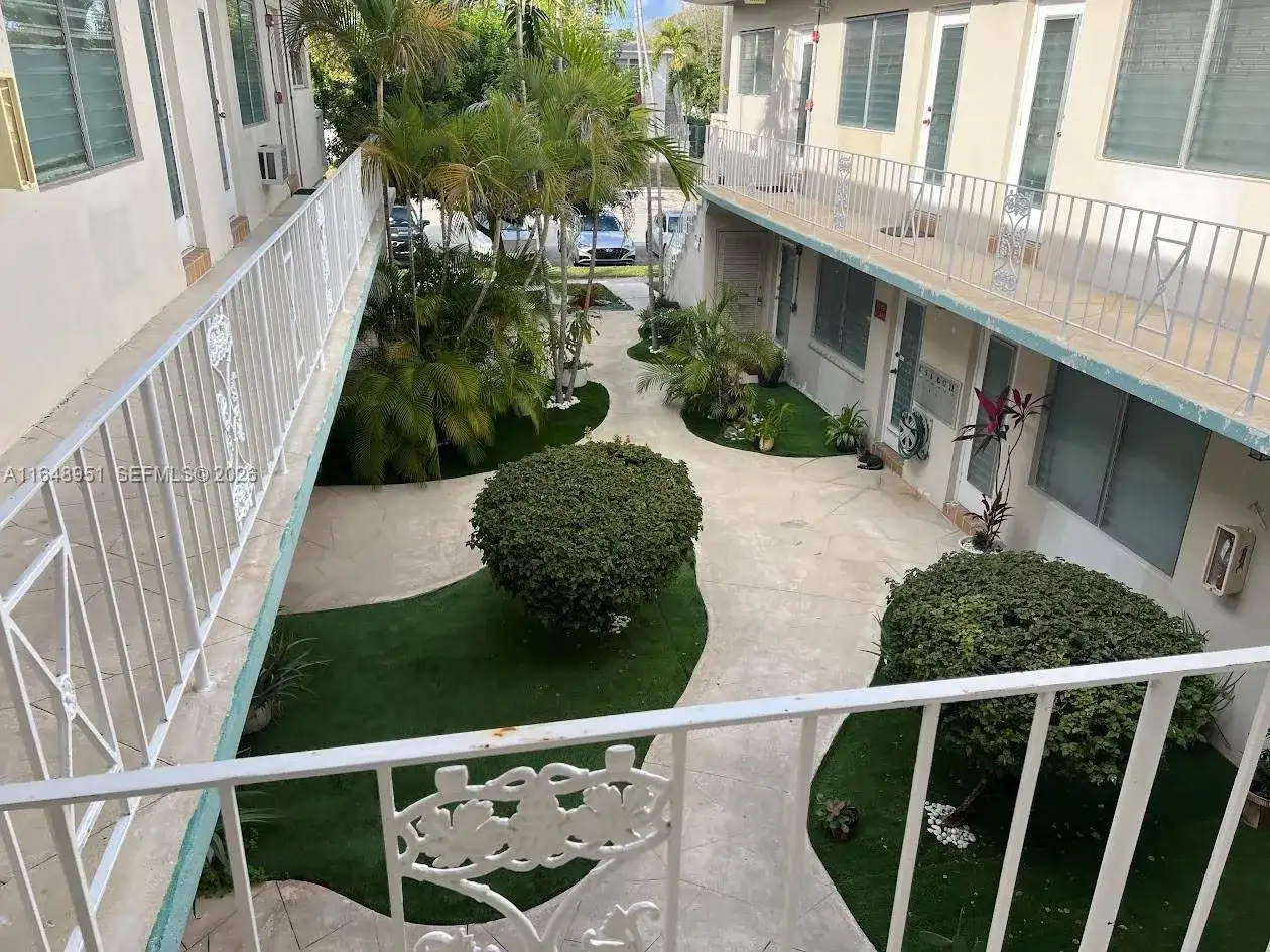 2072 NE 169th St # 5, North Miami Beach FL 33162 photo 3