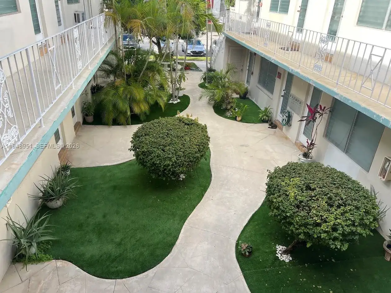 2072 NE 169th St # 5, North Miami Beach FL 33162 photo 4