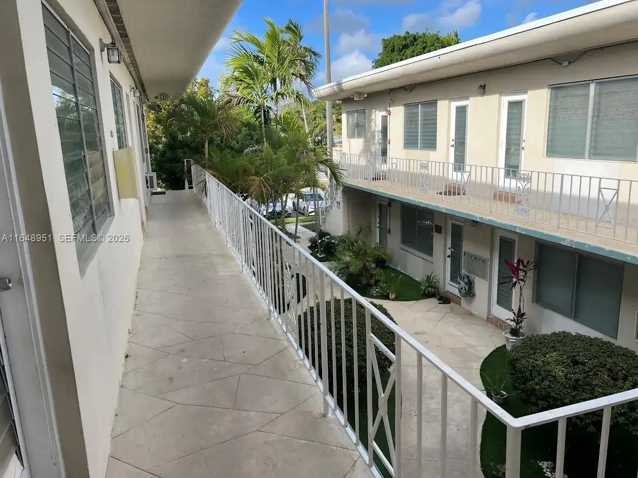 2072 NE 169th St # 5, North Miami Beach FL 33162 photo 5