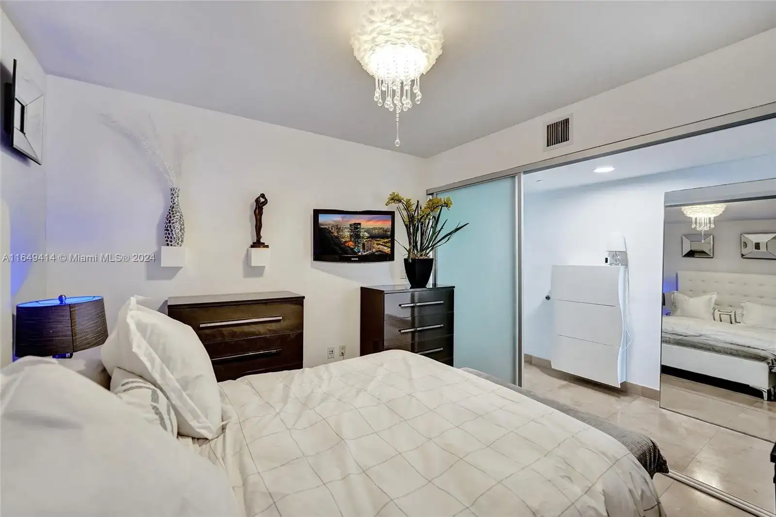 1830 S Ocean Dr, Hallandale Beach FL 33009 photo 5