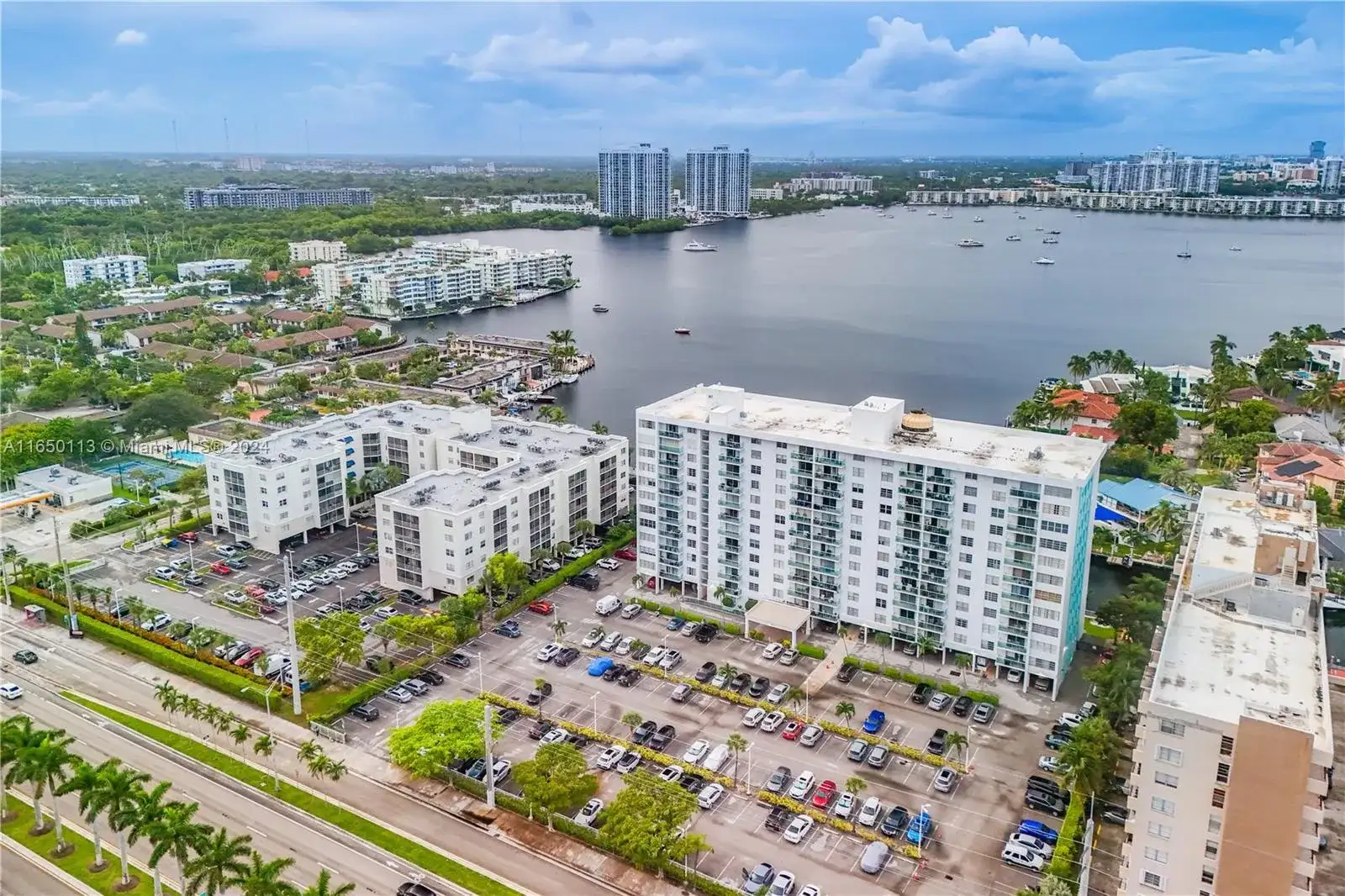 2841 NE 163rd St # 704, North Miami Beach FL 33160 photo 3