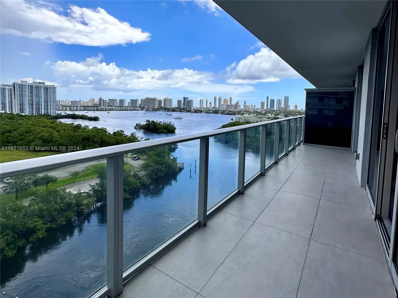 16385 Biscayne Blvd # 1201, North Miami Beach FL 33160 photo 2