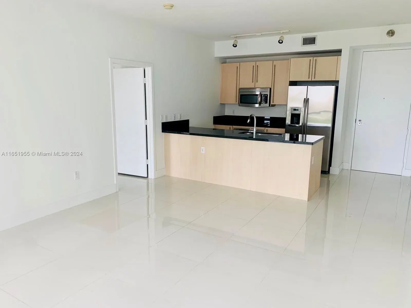 79 SW 12th St, Miami FL 33130