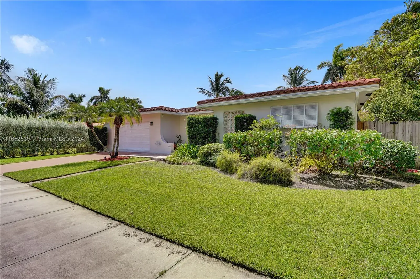 852 Tyler St, Hollywood FL 33019