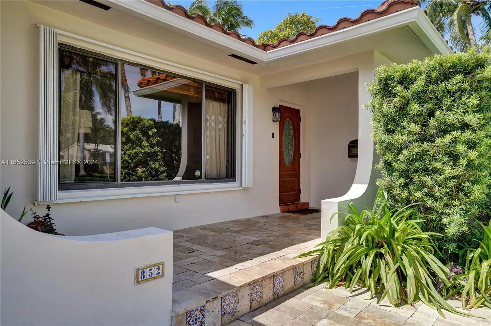 852 Tyler St, Hollywood FL 33019
