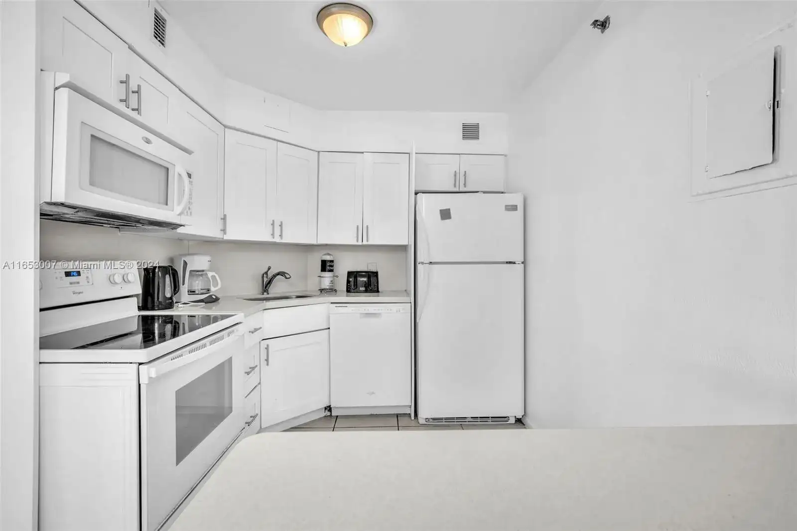 5225 Collins Ave # 1514, Miami Beach FL 33140 photo 3