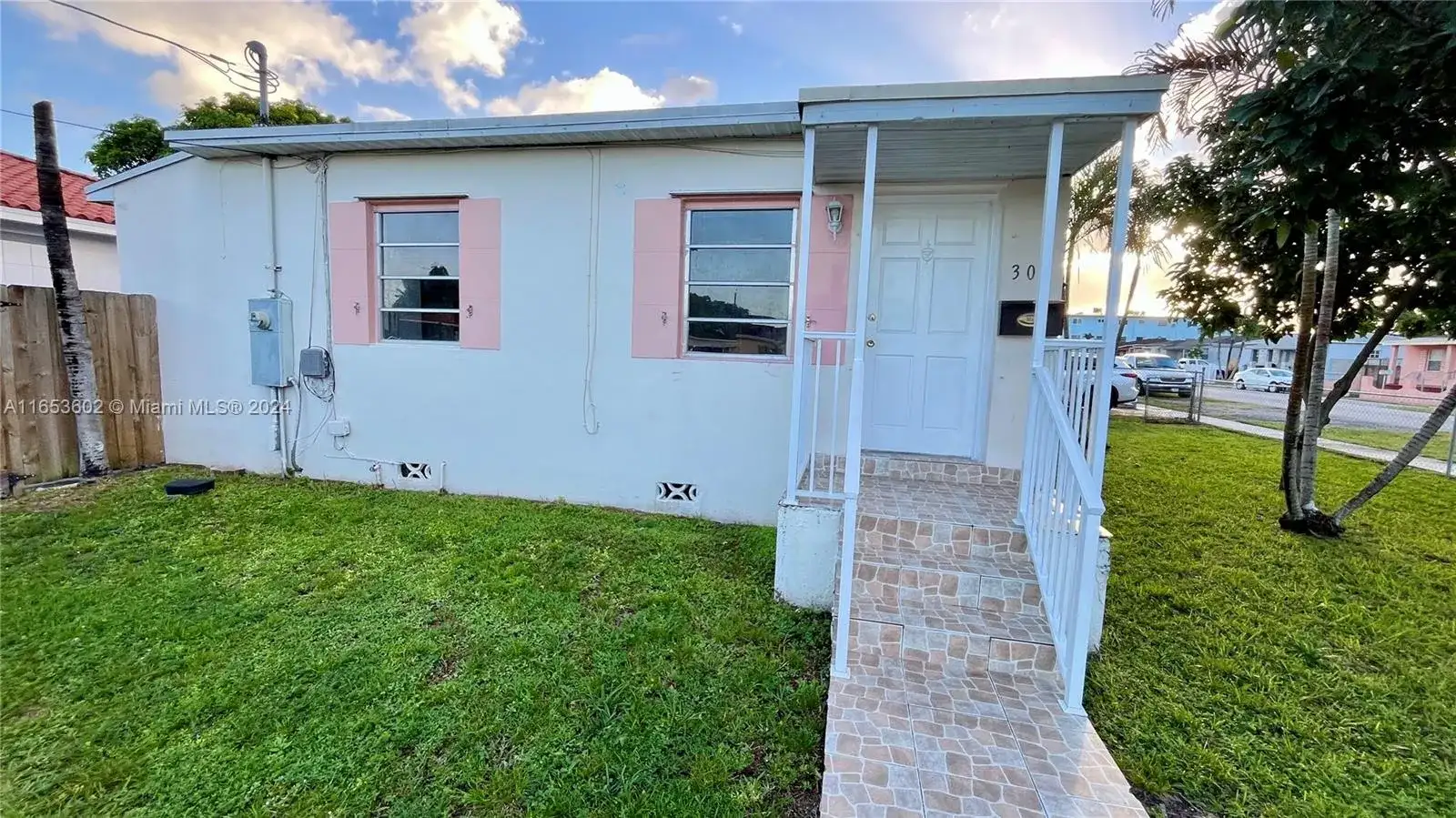 301 E 35th St, Hialeah FL 33013 photo 2