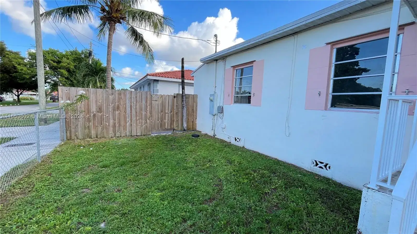 301 E 35th St, Hialeah FL 33013 photo 3