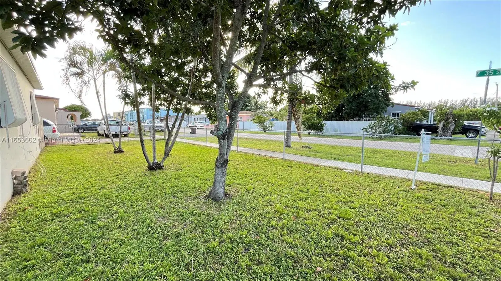 301 E 35th St, Hialeah FL 33013 photo 4