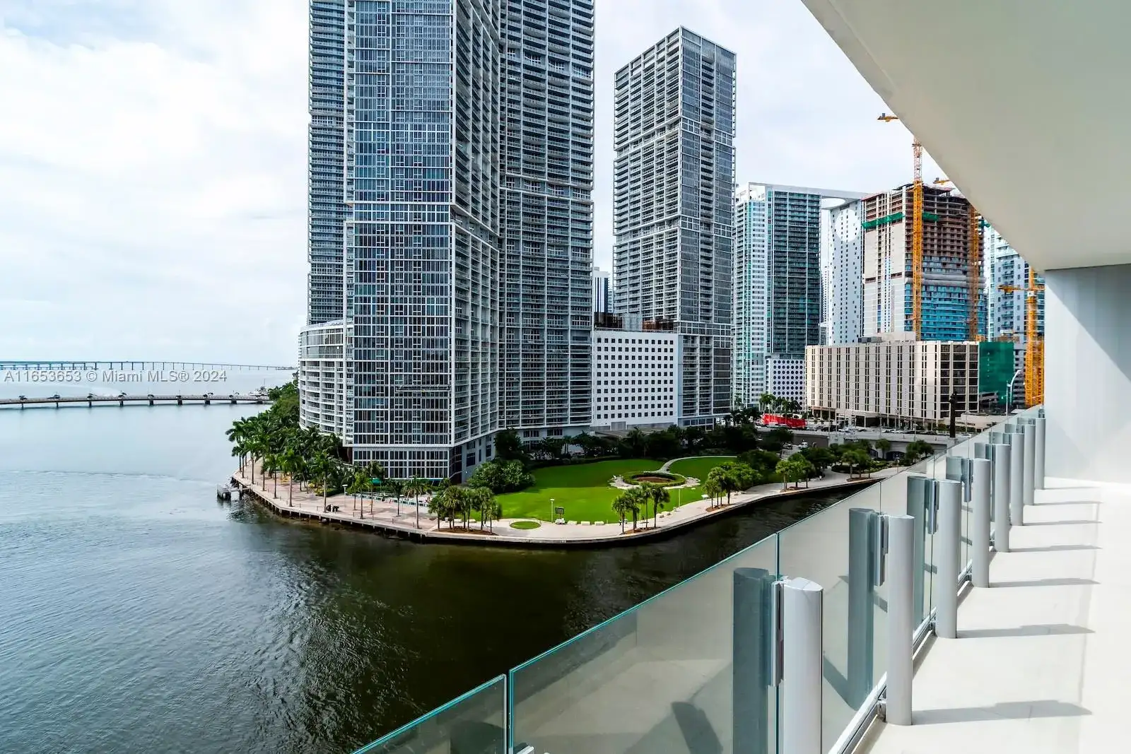 300 Biscayne Blvd Way # 902, Miami FL 33131 photo 3