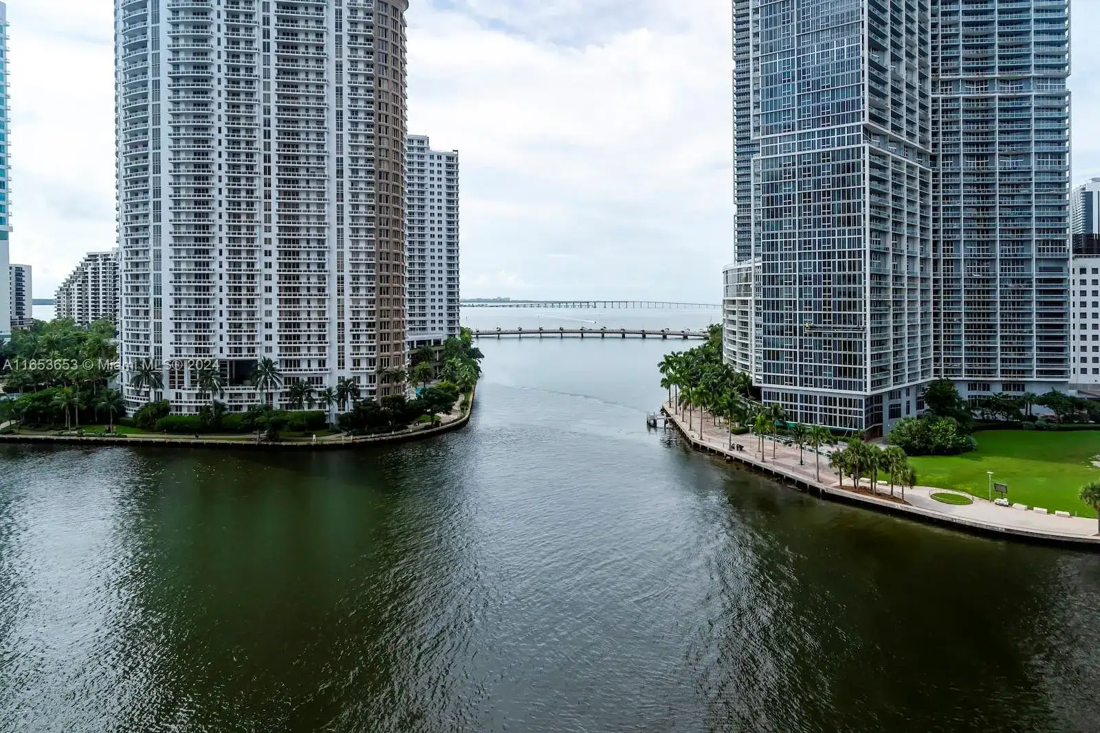 300 Biscayne Blvd Way # 902, Miami FL 33131 photo 5