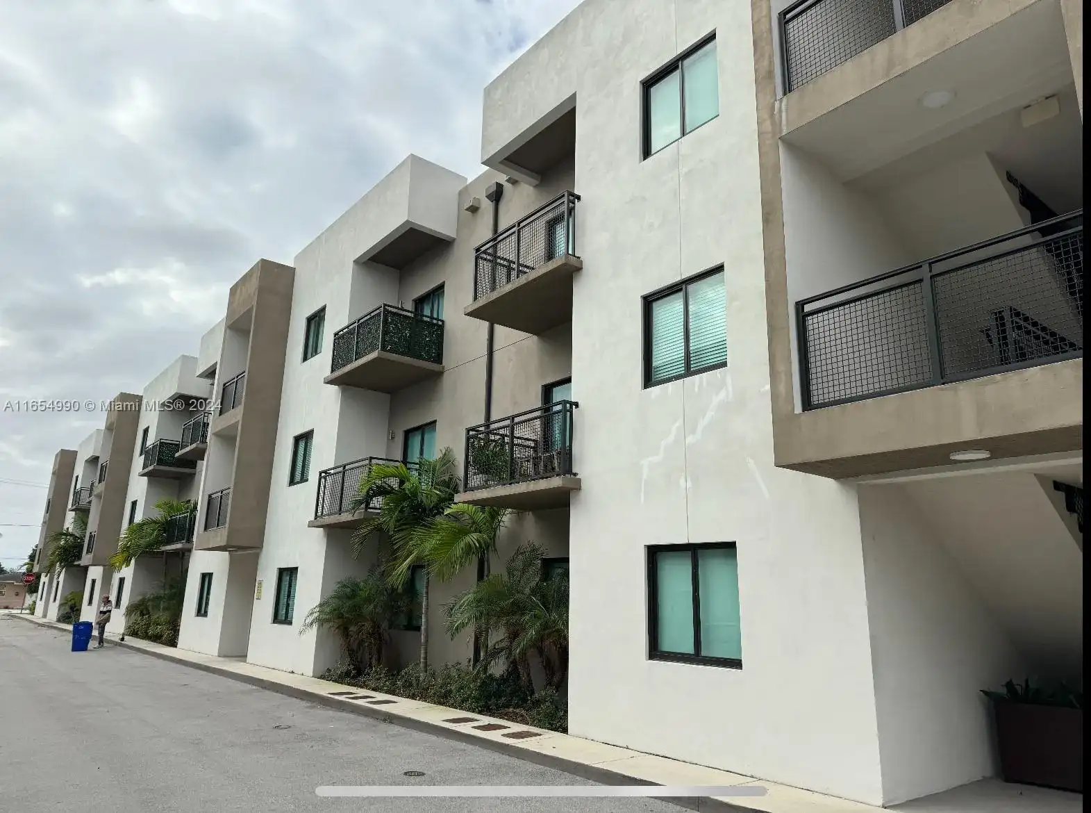 640 W 18th St # 107, Hialeah FL 33010 photo 2