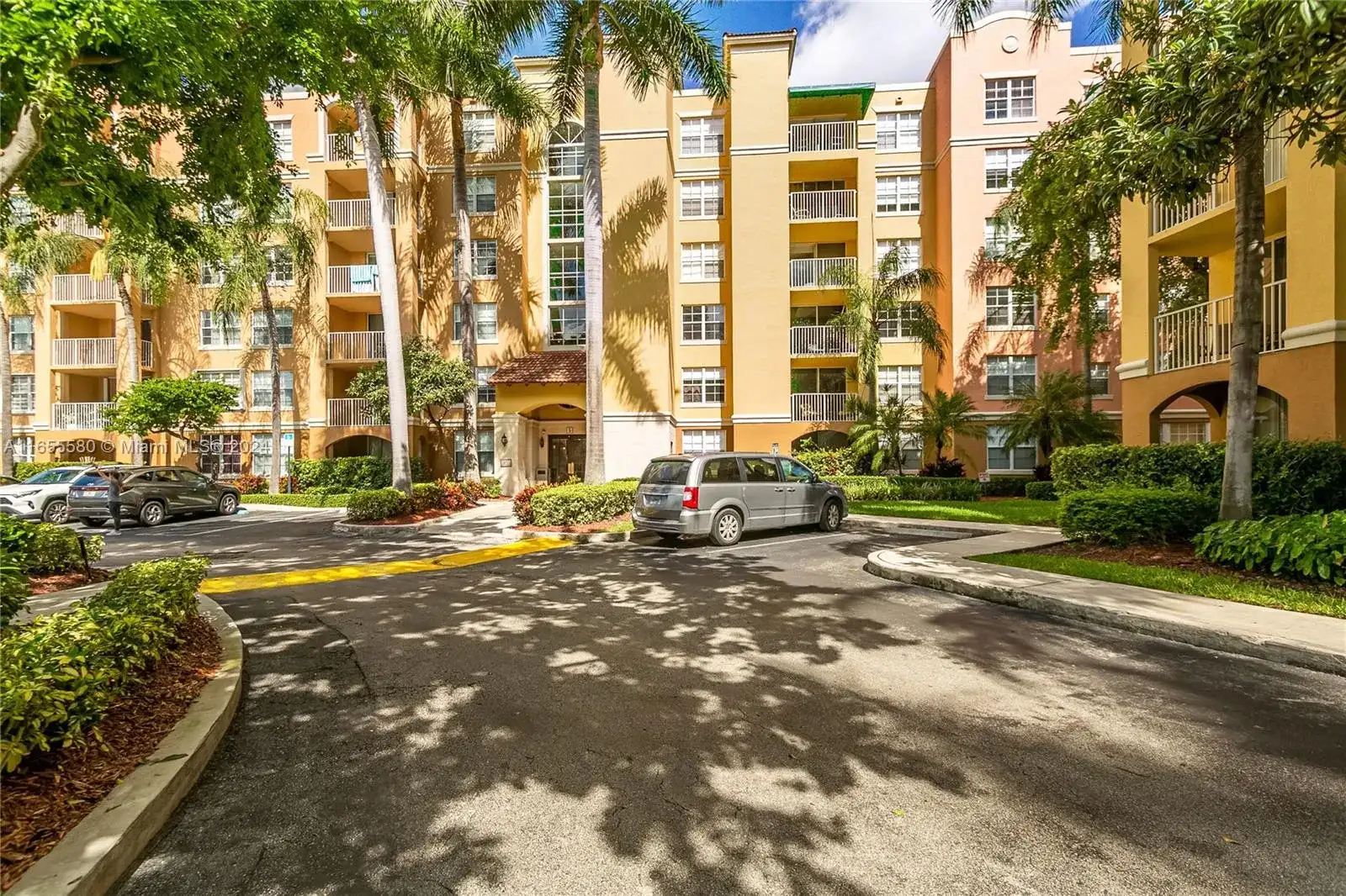 19701 E Country Club Dr # 5107, Aventura FL 33180 photo 2