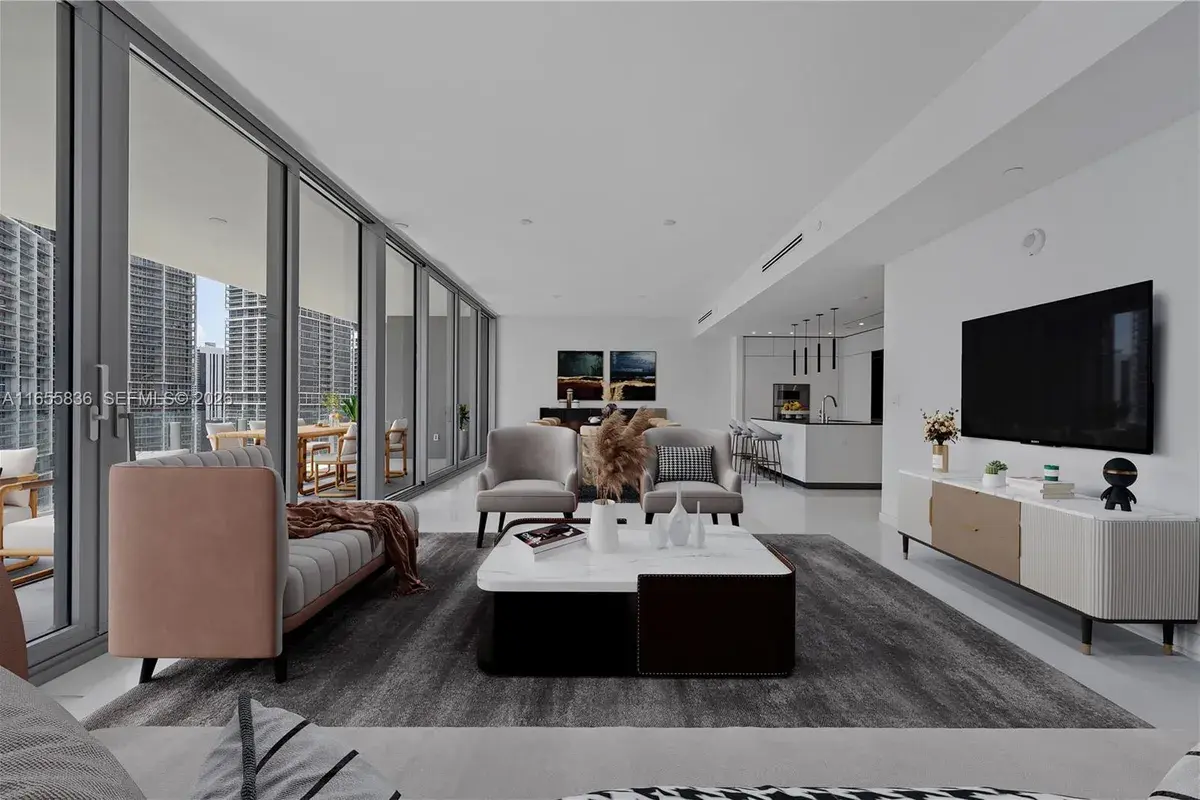 300 Biscayne Blvd Way # 2702, Miami FL 33131