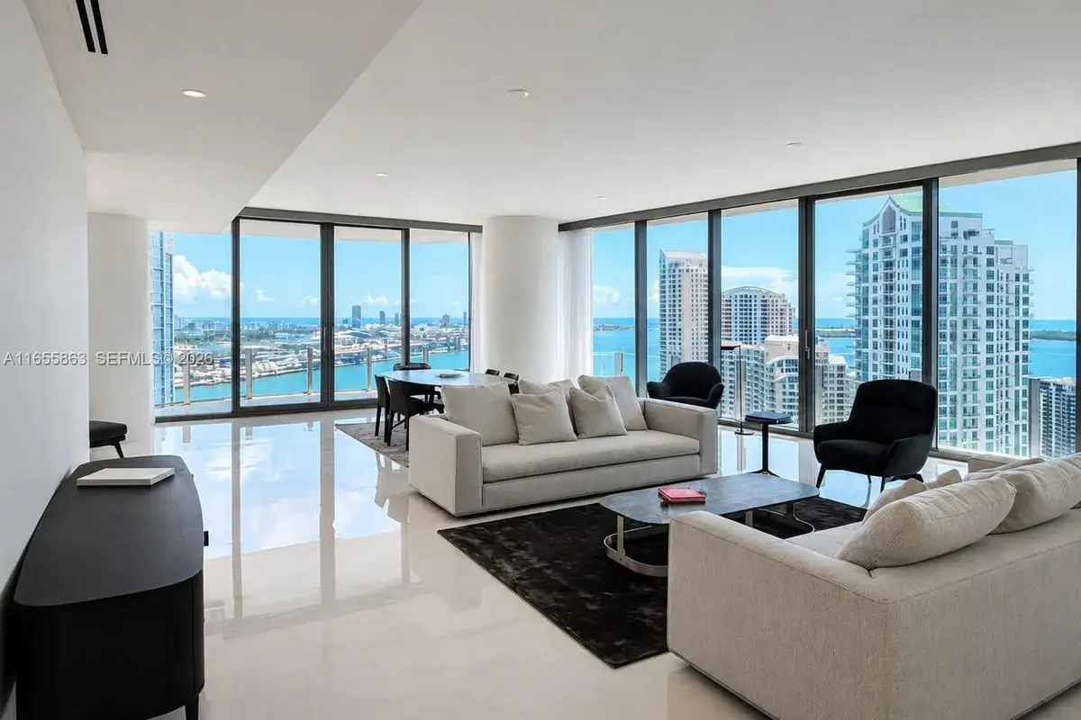 300 Biscayne Blvd Way # 3201, Miami FL 33131