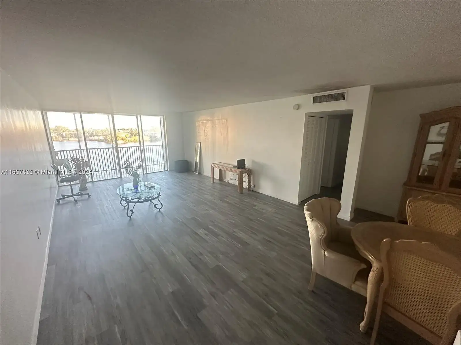 1670 NE 191st St # 3, Miami FL 33179 photo 3