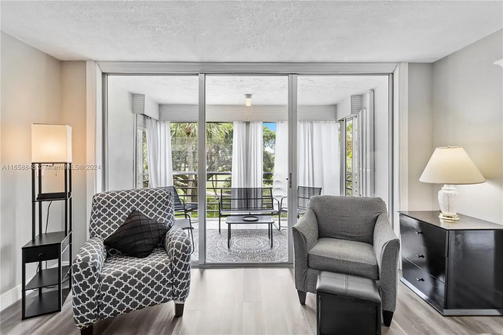 3980 Oaks Clubhouse Dr # 303, Pompano Beach FL 33069 photo 4