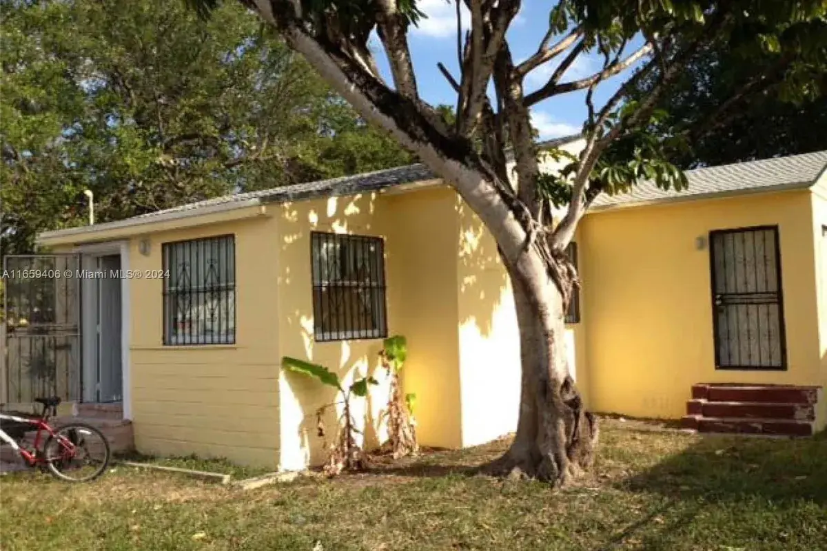 530 NW 53rd St, Miami FL 33127