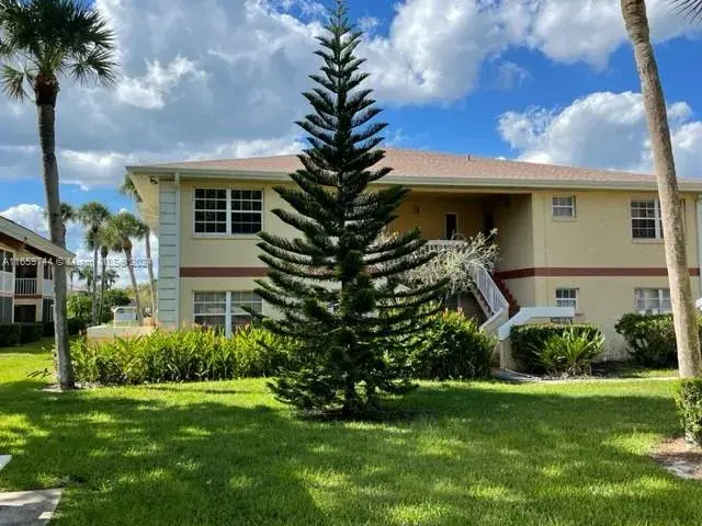 1556 SE Royal Green Cir # 203, Port St. Lucie FL 34952