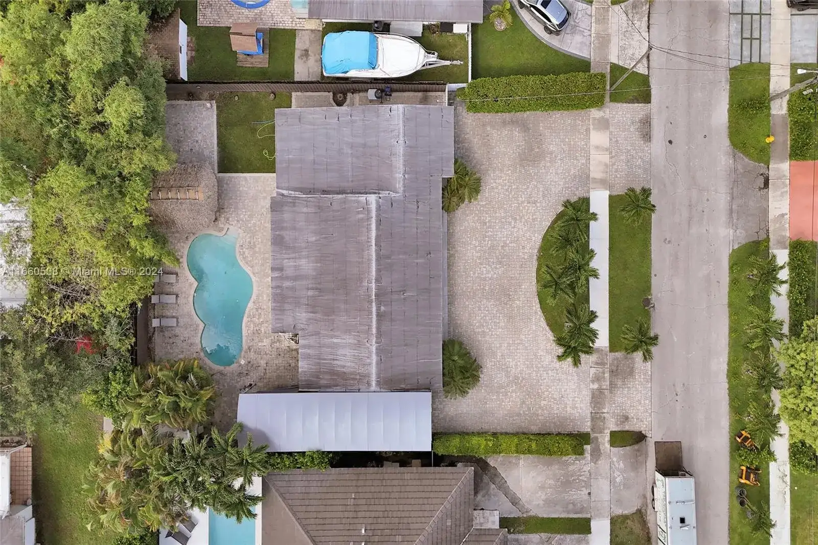 1910 N Hibiscus Dr, North Miami FL 33181 photo 5