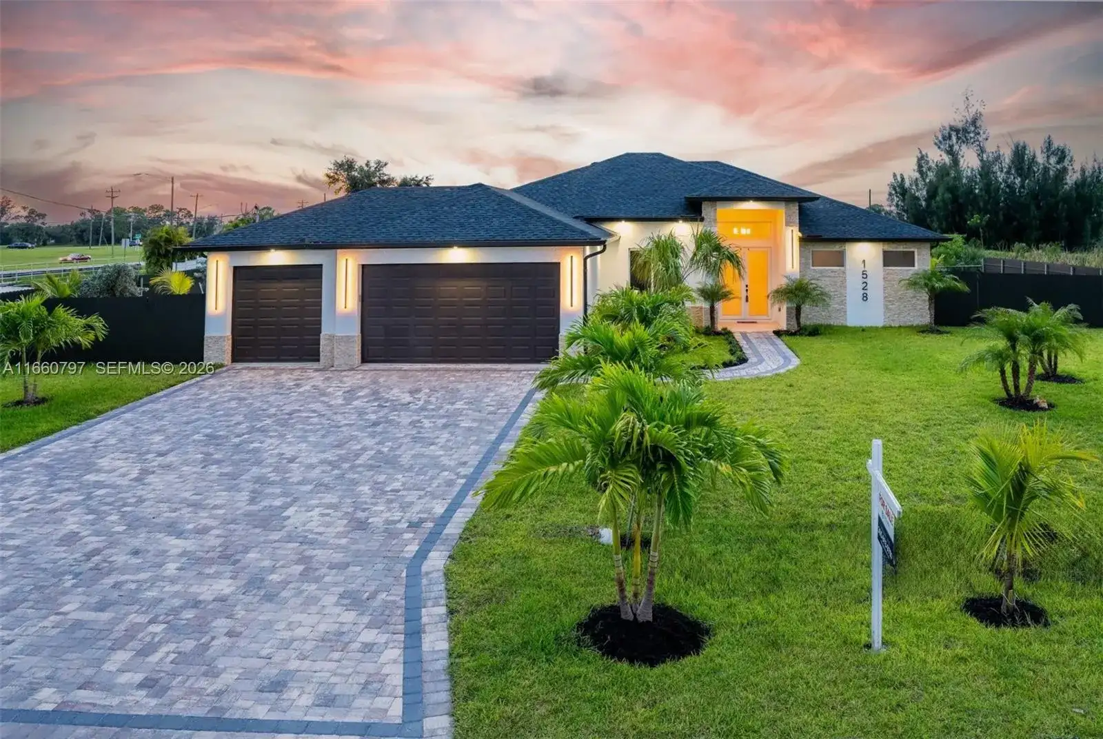 1528 SW 15th Ave, Cape Coral FL 33991 photo 2