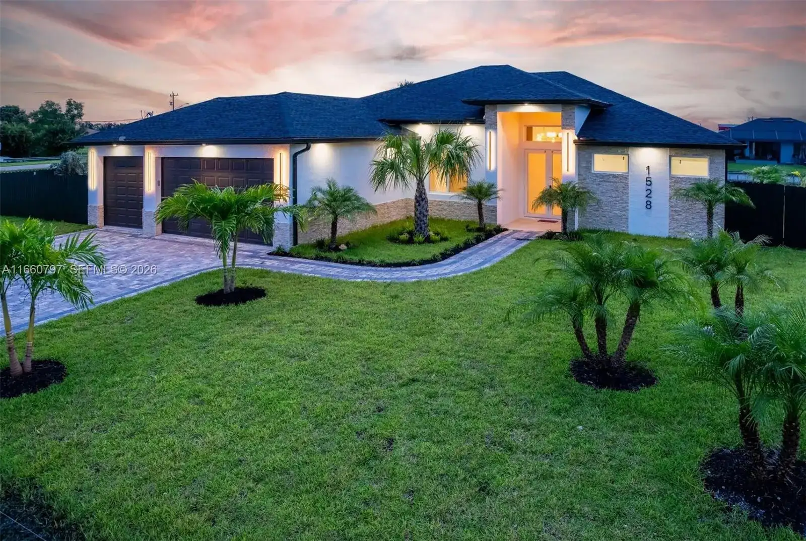 1528 SW 15th Ave, Cape Coral FL 33991 photo 3