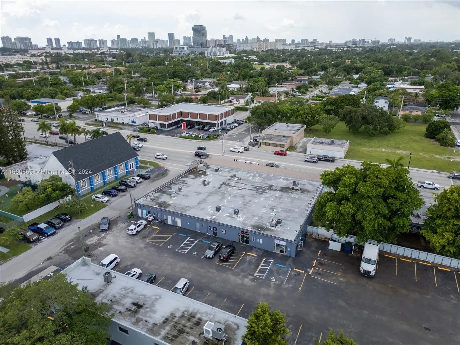 300 W Hallandale Beach Blvd, Hallandale Beach FL 33009