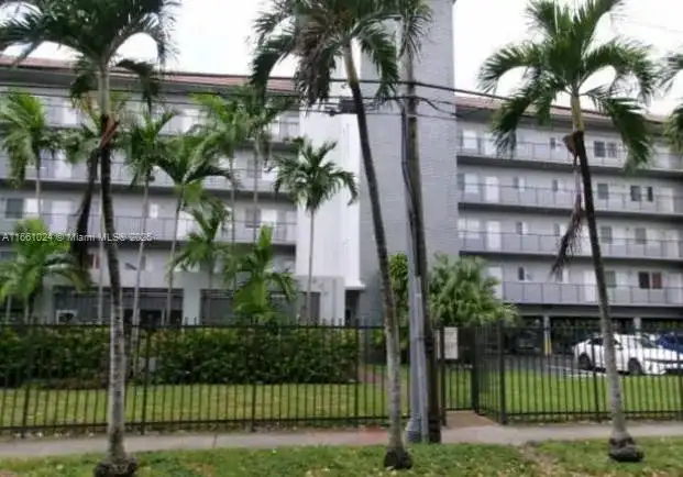 900 SW 84th Ave # 207A, Miami FL 33144