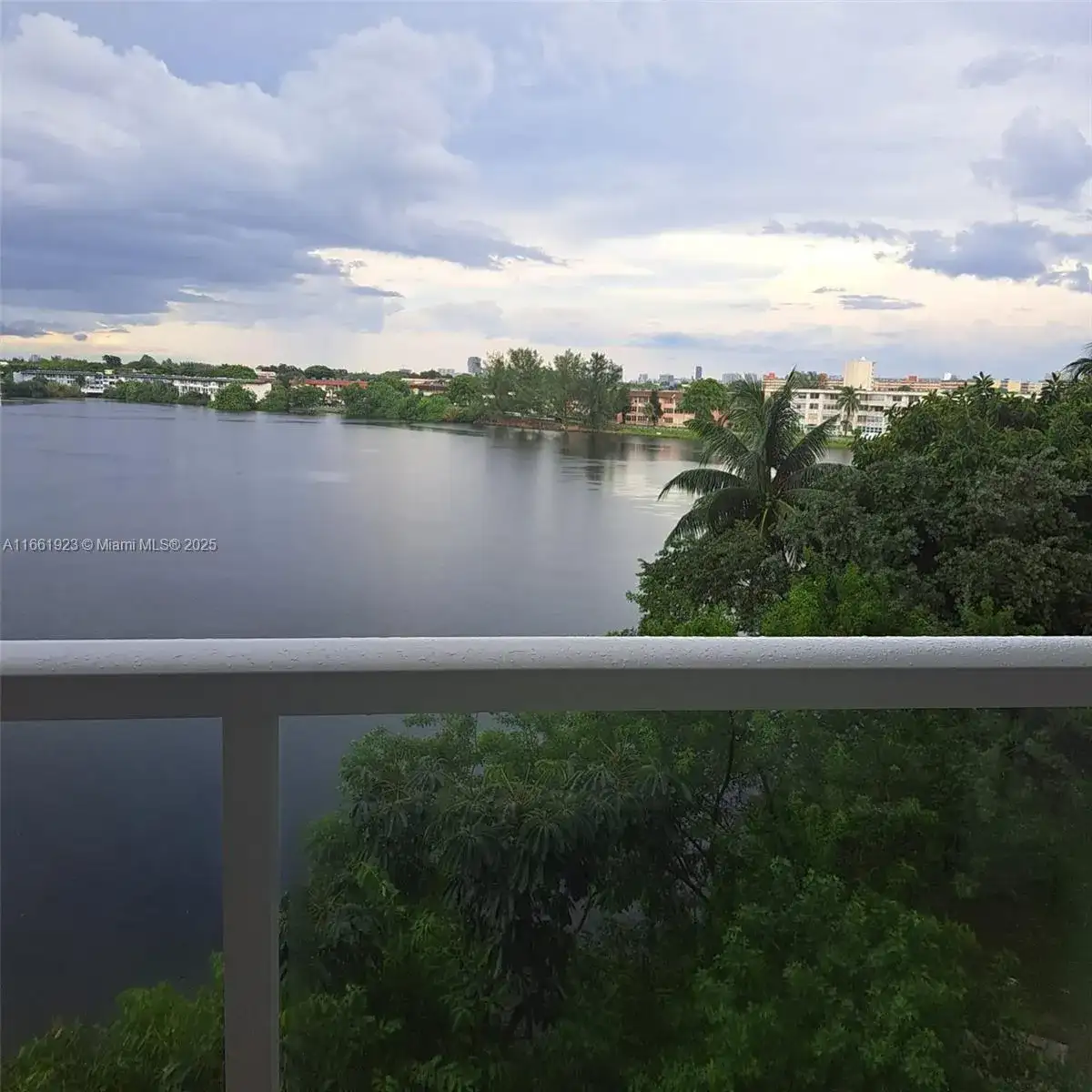 1301 NE Miami Gardens Dr # 402W, Miami FL 33179 photo 5