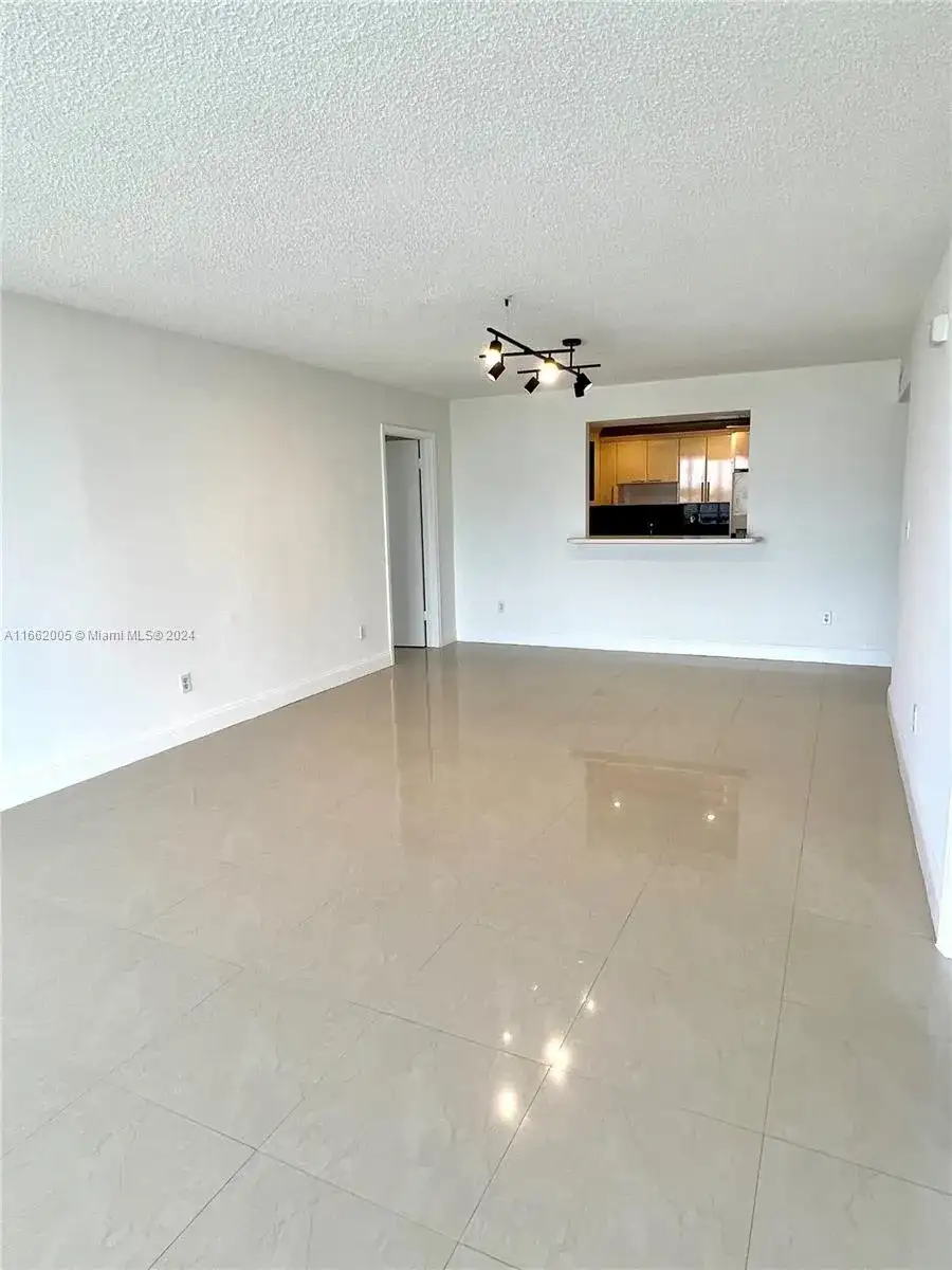 20860 San Simeon Way # 6, Miami FL 33179 photo 3