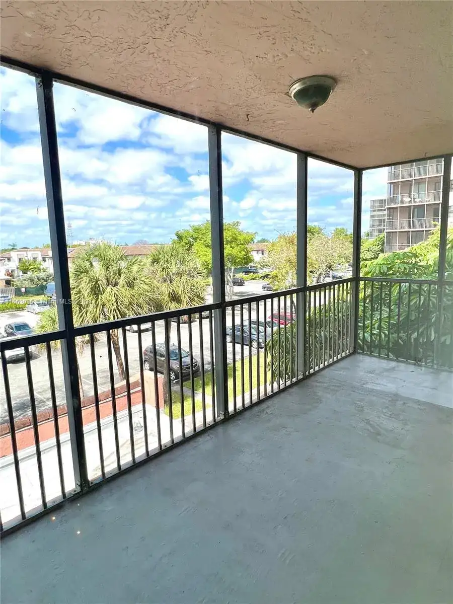 20860 San Simeon Way # 6, Miami FL 33179 photo 5
