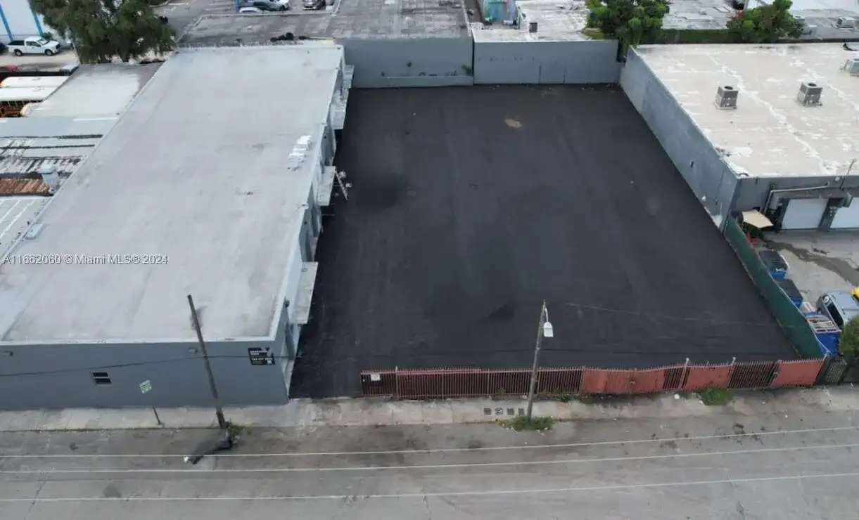 1740 NW 22nd St, Miami FL 33142 photo 3