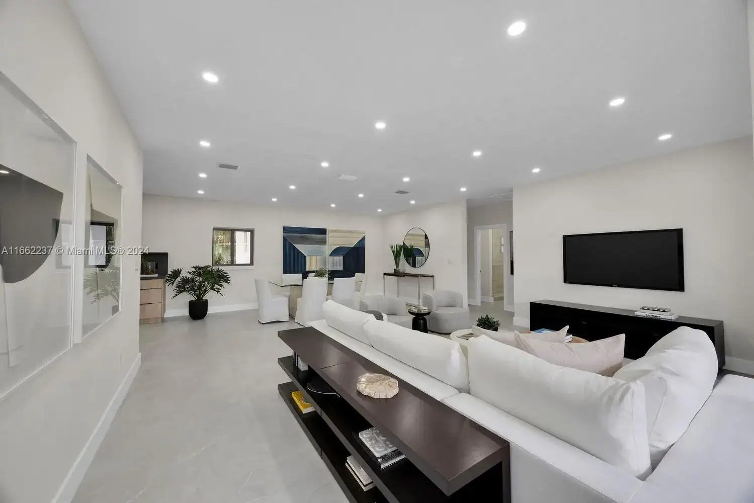 305 Fluvia Ave, Coral Gables FL 33134 photo 2