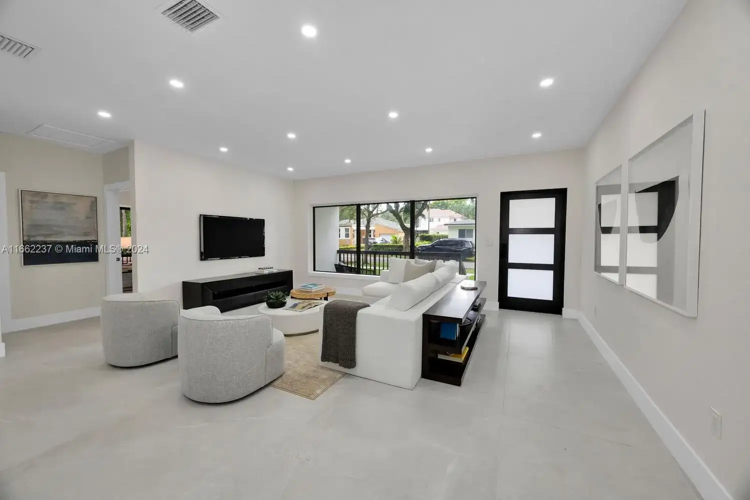 305 Fluvia Ave, Coral Gables FL 33134 photo 3