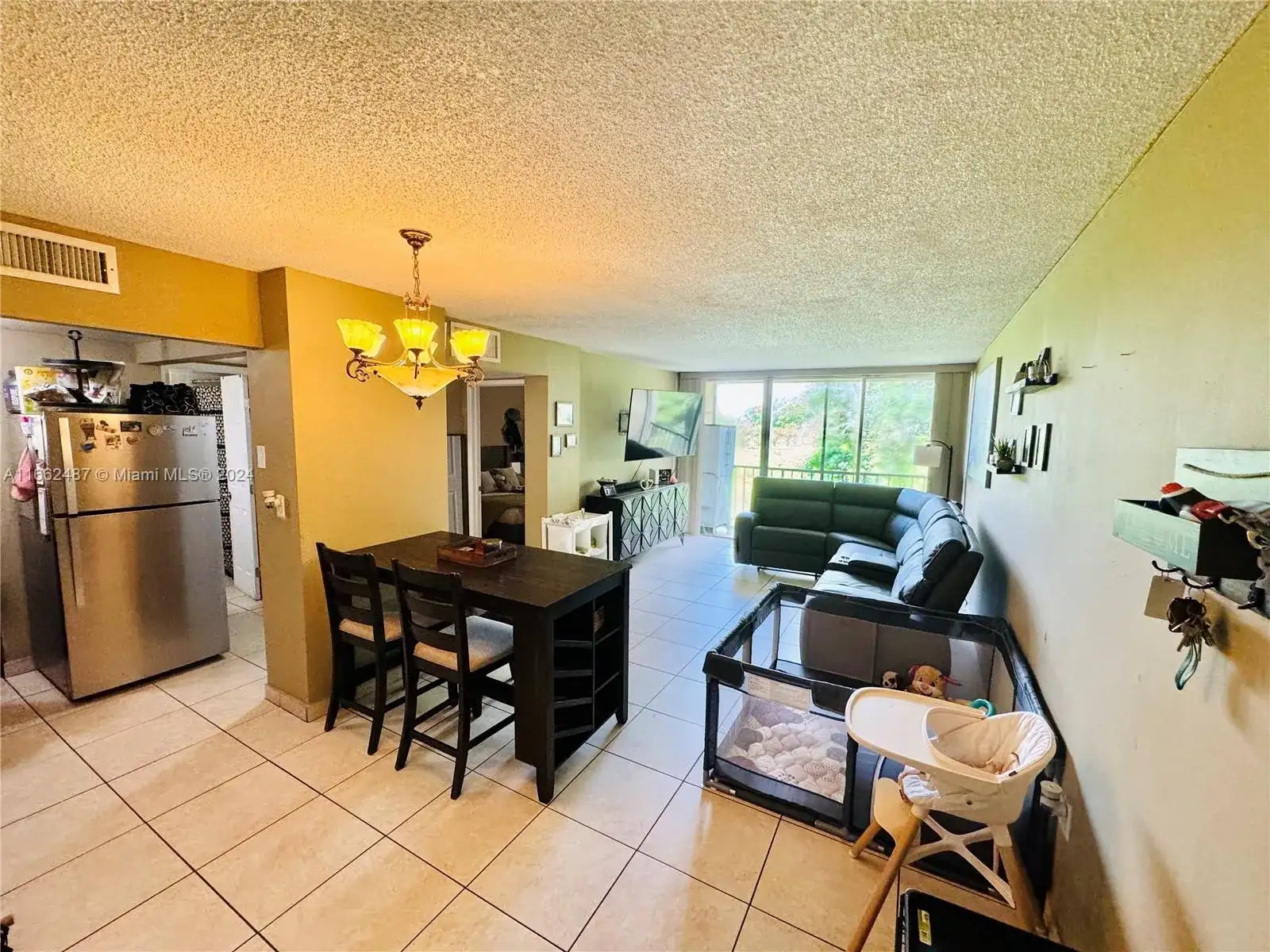 8870 Fontainebleau Blvd # 207, Miami FL 33172 photo 2