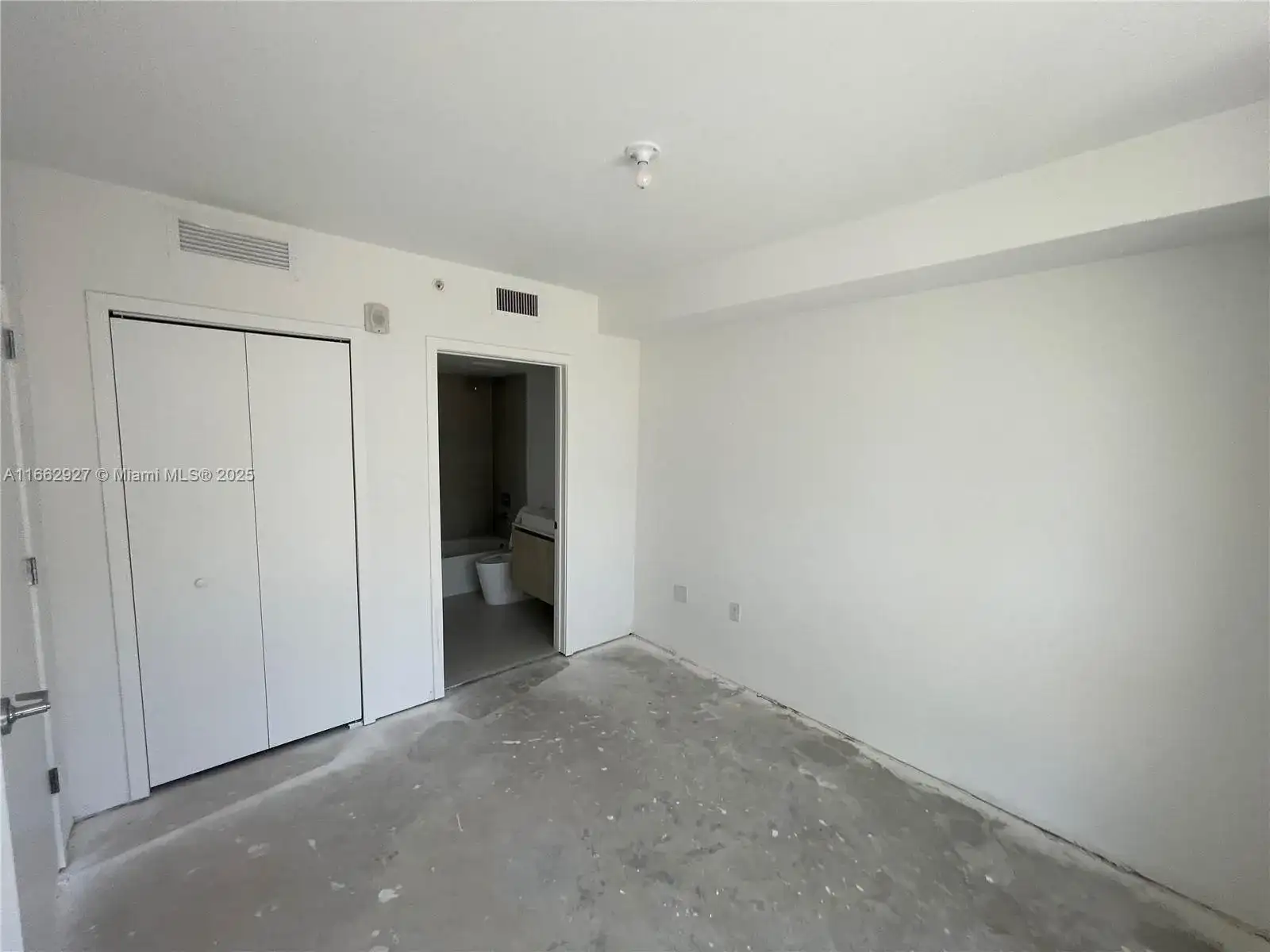 13800 Highland Dr # 210, North Miami Beach FL 33181 photo 4