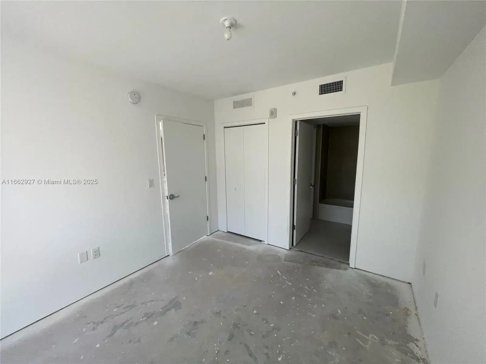13800 Highland Dr # 210, North Miami Beach FL 33181 photo 5