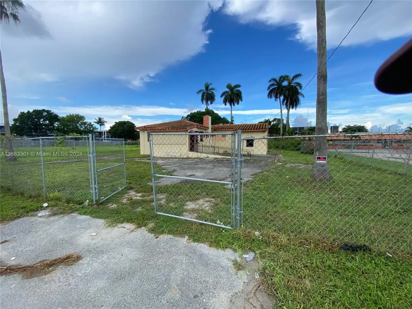 13400 Alexandria Dr, Opa-Locka FL 33054 photo 3
