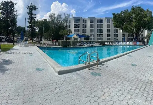 17570 Atlantic Blvd # 401, Sunny Isles Beach FL 33160 photo 2