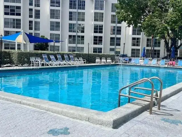 17570 Atlantic Blvd # 401, Sunny Isles Beach FL 33160 photo 3