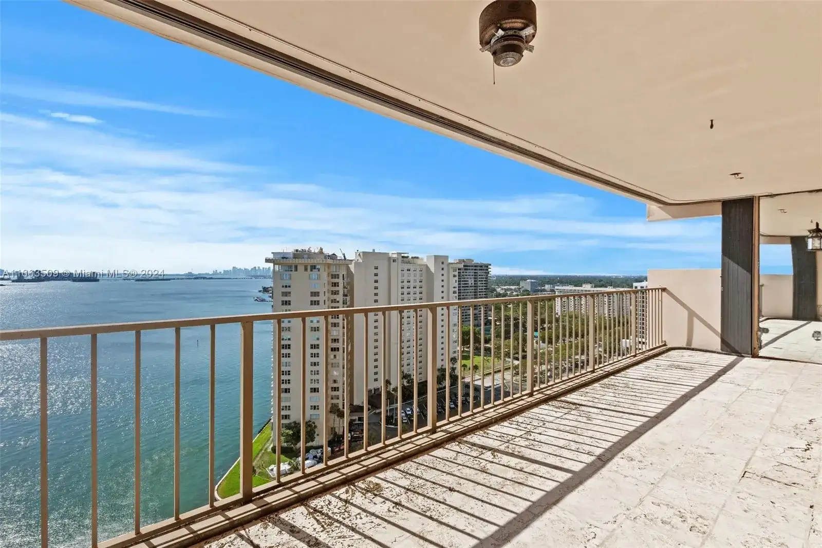 1800 NE 114th St # 2204, Miami FL 33181 photo 4