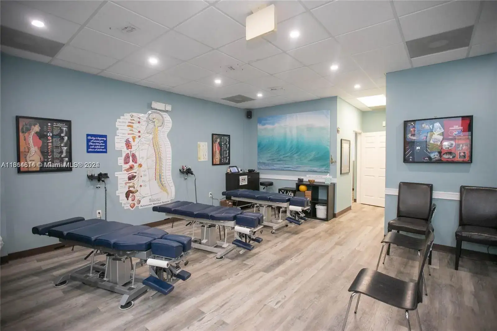 20772 W Dixie Hwy, Miami FL 33180 photo 4