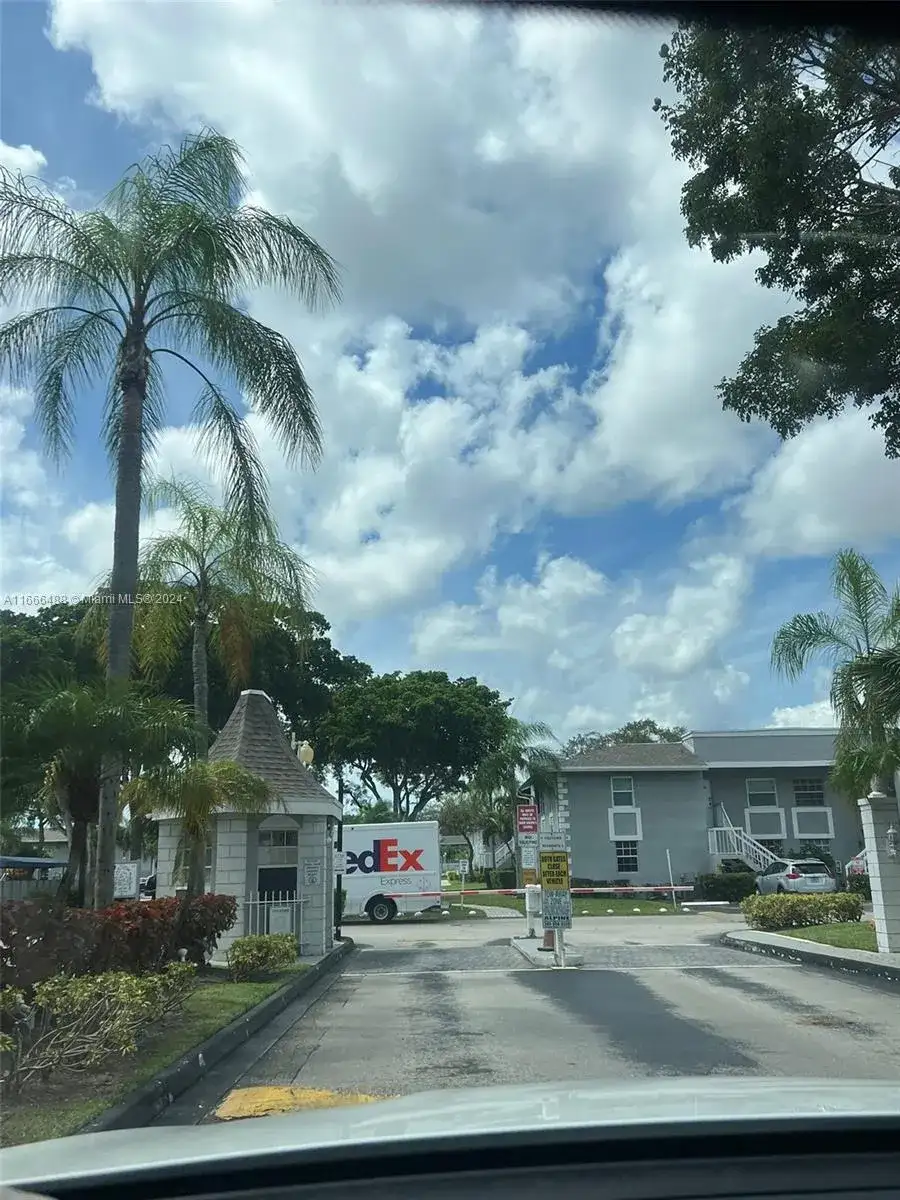 435 NE 210th Cir Ter # 23, Miami FL 33179 photo 2
