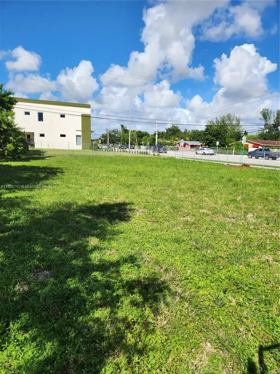 11110/20 NW 17th Ave, Miami FL 33167 photo 5