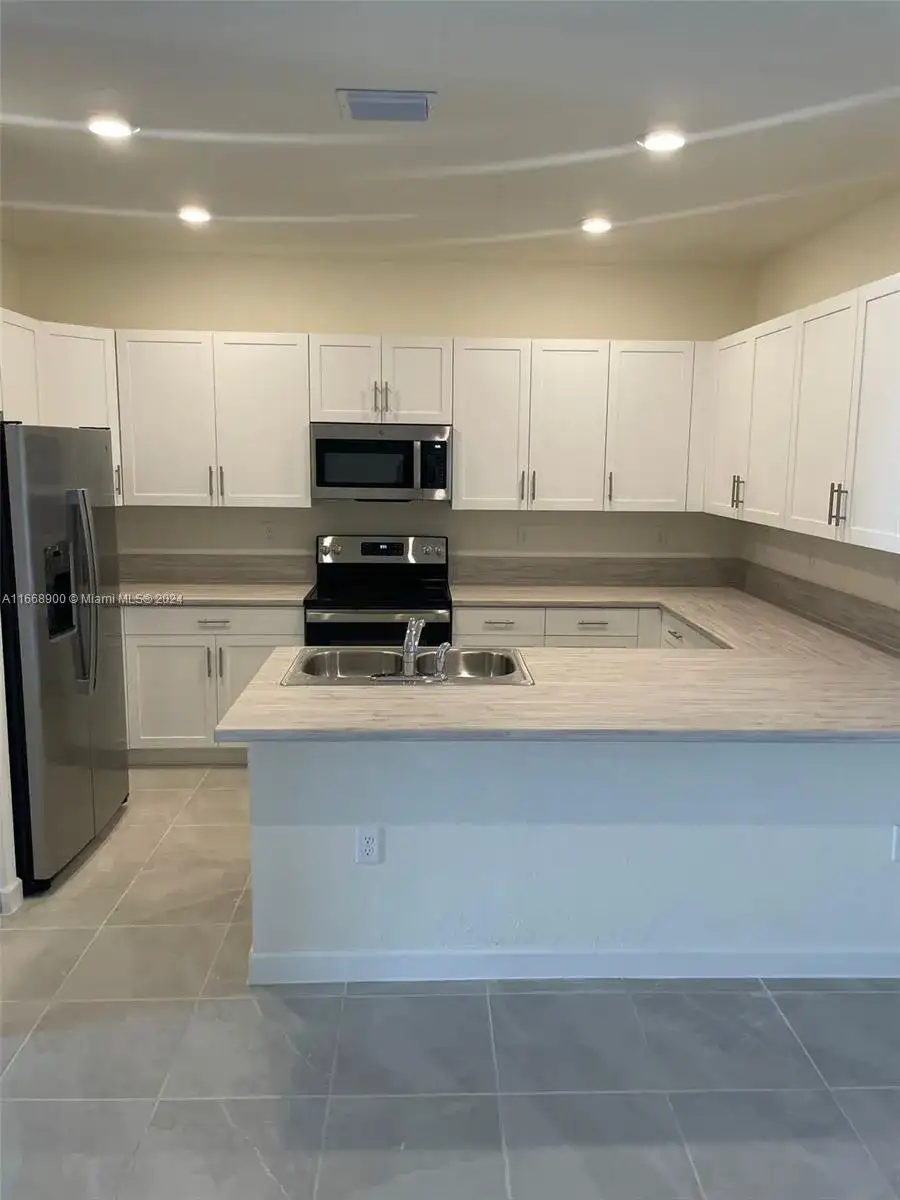 3415 W 112th Ter, Hialeah FL 33018 photo 5