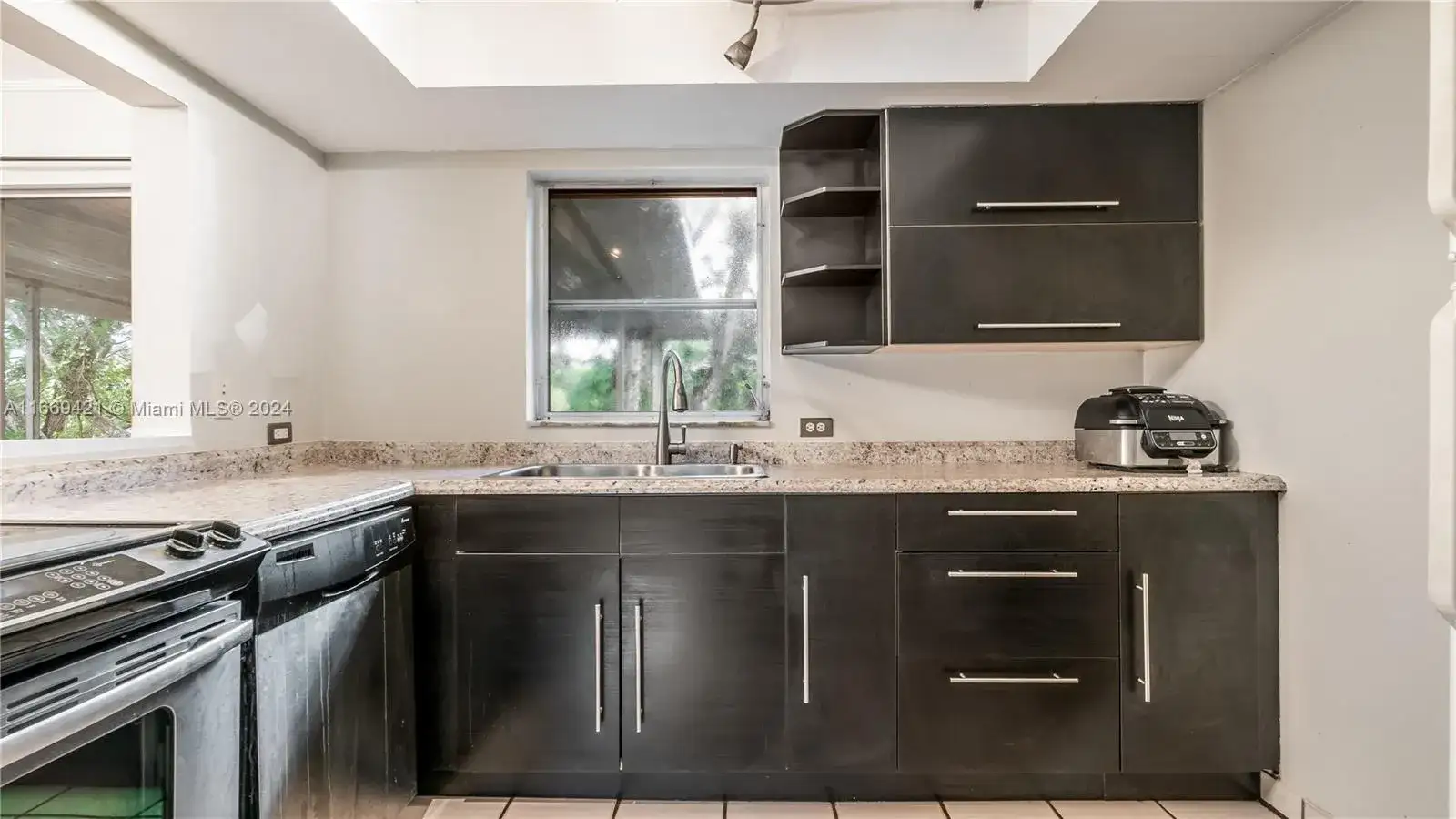 14901 SW 4th St # 13A, Pembroke Pines FL 33027 photo 4